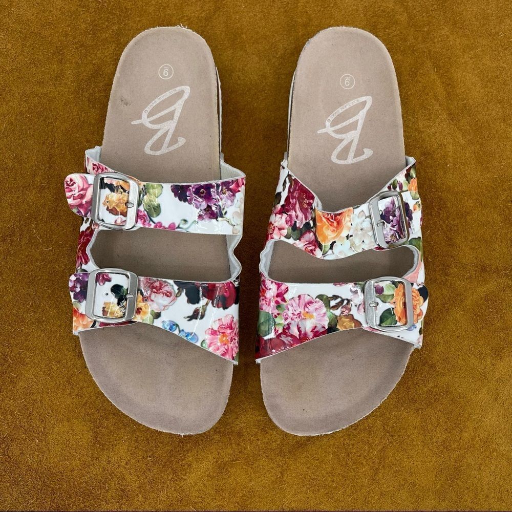 BLUE SUEDE SHOES Size 9 Floral Slip on Sandals